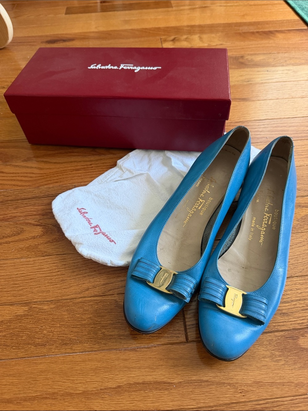 Salvatore Ferragamo Turquoise Leather Vara Bow Flats